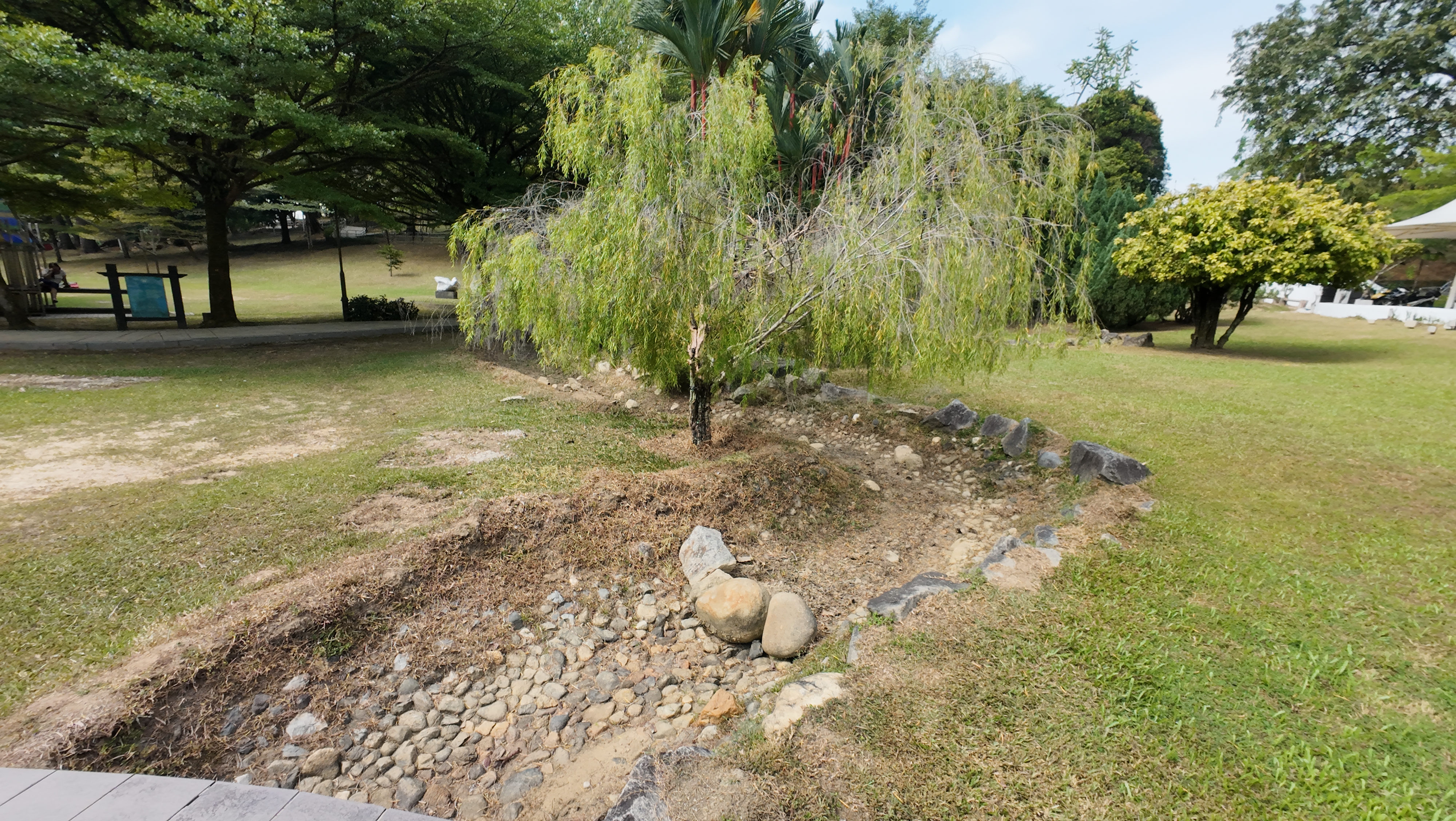 The "river" with no water flow